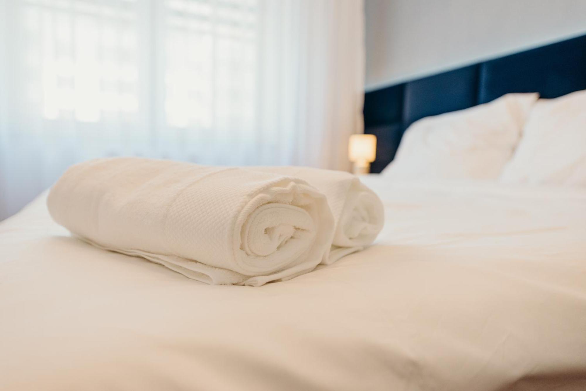 3 Bedrooms Premium Bella Blue For 8 Guests With Ac And Free Out Side Parking Rzeszów Exteriör bild